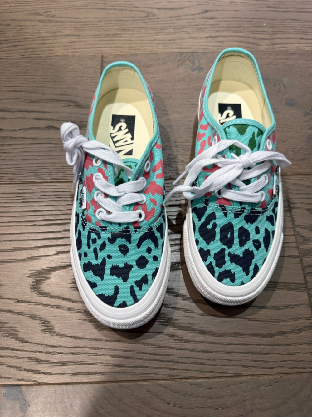 Vans Leopard Print Low Top Sneakers in Teal, Pink & Black New Womens 6